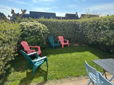 Jardin de l'établissement 2 PIECES JARDIN, ACCES DIRECT MER ET PROCHE THALASSO