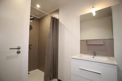 Salle de bains dans l'établissement Résidence Beauvoir le Mont-Saint-Michel