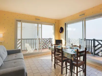 Balcon ou terrasse dans l'établissement Apartment Cabourg Beach by Interhome