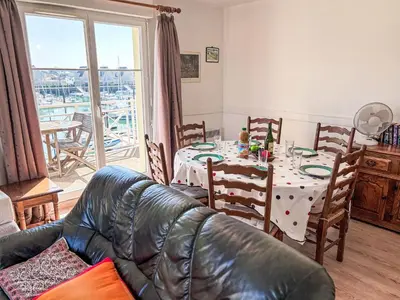 Coin salon dans l'établissement Apartment Le Manoir-2 by Interhome