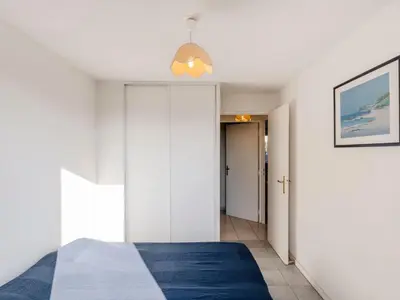 Un ou plusieurs lits dans un hébergement de l'établissement Apartment Les Marines 1 et 2-4 by Interhome