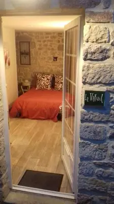 Un ou plusieurs lits dans un hébergement de l'établissement Le vitrail CHAMBRE Équipée sans service repas 1073 rue des carrières 50700 Yvetot bocage