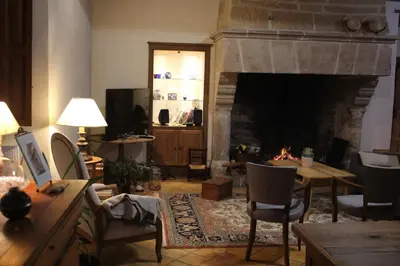 Coin salon dans l'établissement Manoir de la Ventinière