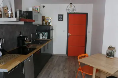 Cuisine ou kitchenette dans l'établissement Cosy Flat Cherbourg