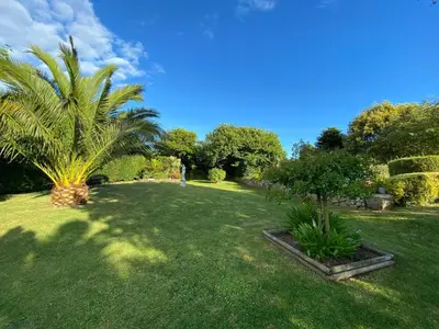 Jardin de l'établissement Holiday Home in Normandy near Sandy Beaches