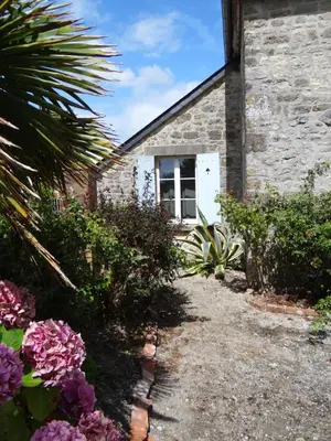Jardin de l'établissement LE PIGEONNIER UTAH BEACH