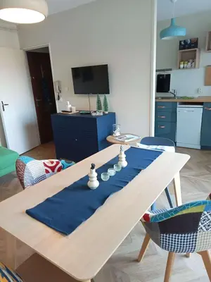 Cuisine ou kitchenette dans l'établissement LA SAPINIERE