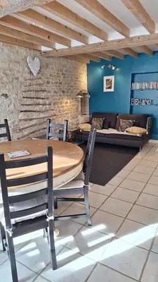 Cuisine ou kitchenette dans l'établissement Maison de la Grève