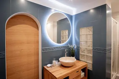 Salle de bains dans l'établissement Elégant appartement en plein coeur de Cabourg - Les locations de Proust