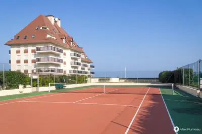 Tennis ou squash au sein de l'appartement ou à proximité