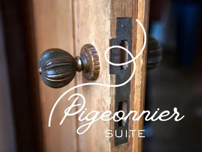 Certificat, récompense, panneau ou autre document affiché dans l'établissement Château d Isigny Séjour romantique et nature près du Mont-Saint-Michel