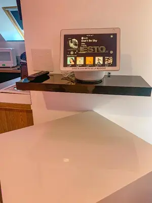 Cuisine ou kitchenette dans l'établissement Domaine de la Besnerie Gites avec SPA Privatif à 10 min du Mont St Michel
