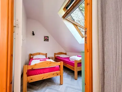 Un ou plusieurs lits dans un hébergement de l'établissement Apartment in Saint-Rémy near Lake