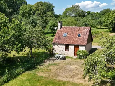 Jardin de l'établissement Maison ancienne restaurée avec poêle à bois et animaux admis - FR-1-497-15