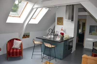 Cuisine ou kitchenette dans l'établissement Ô Grenier de l'artiste