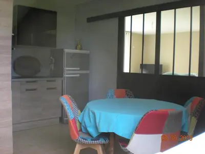 Cuisine ou kitchenette dans l'établissement Gite de Grandcamp Maisy