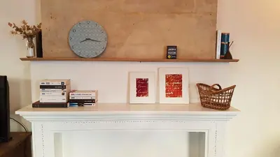Bibliothèque dans la maison de vacances