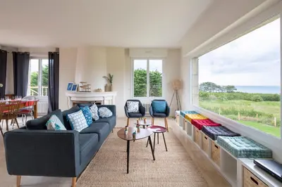 Coin salon dans l'établissement Le Sémaphore - Maison avec sauna vue mer