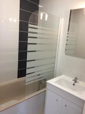 Salle de bains dans l'établissement Cabourg T2 proche plage