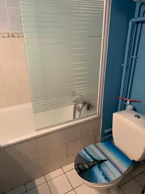 Salle de bains dans l'établissement 2 pièces avec jardin Fleur Marine bord de mer Cabourg