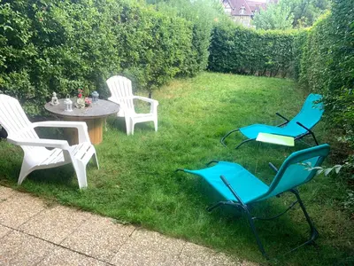 Jardin de l'établissement 2 pièces avec jardin Fleur Marine bord de mer Cabourg