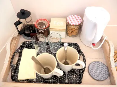 Plateau bouilloire dans l'établissement Esprit Marine chambre double