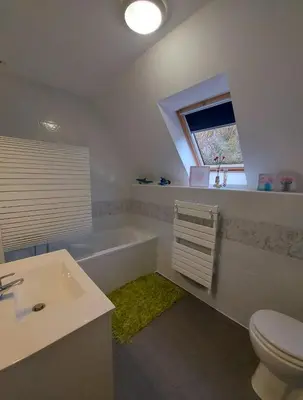 Salle de bains dans l'établissement Les Suites de Véronique, chez Véronique Olive