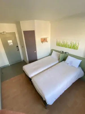 Un ou plusieurs lits dans un hébergement de l'établissement ibis Budget Caen Centre Gare