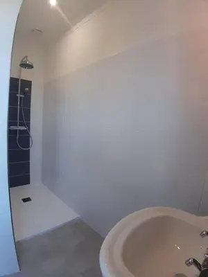 Salle de bains dans l'établissement La Garenne