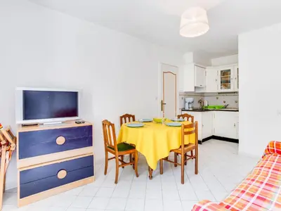 Cuisine ou kitchenette dans l'établissement Apartment Le Sporting-15 by Interhome