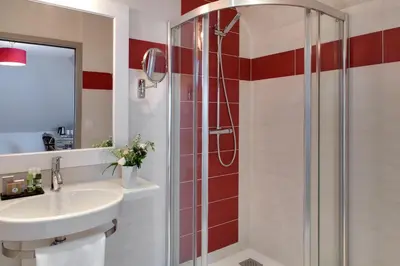 Salle de bains dans l'établissement La Ramade - Teritoria