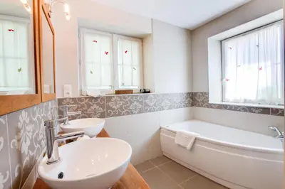 Salle de bains dans l'établissement La Ramade - Teritoria