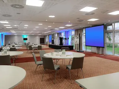 Espace de conférence ou salle de réunion dans l'établissement ibis Caen Centre