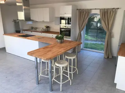 Cuisine ou kitchenette dans l'établissement Sleeps14- 5Acres- PetFriendly- NearToNormandyCoast