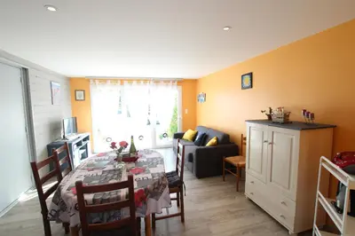 Cuisine ou kitchenette dans l'établissement La Roseraie