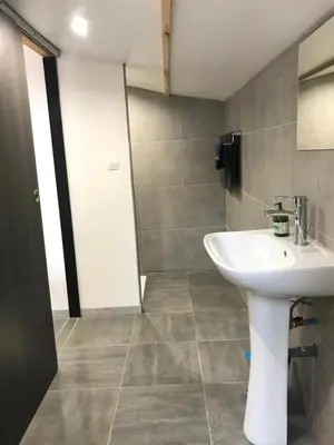 Salle de bains dans l'établissement yourte Coeur de Combray