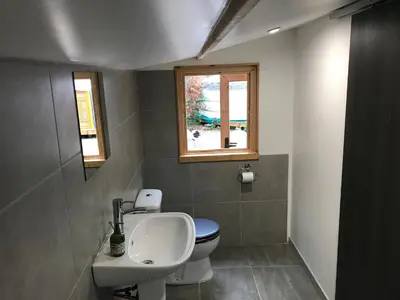 Salle de bains dans l'établissement yourte Coeur de Combray
