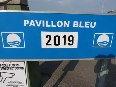 Certificat, récompense, panneau ou autre document affiché dans l'établissement Quai Vauban
