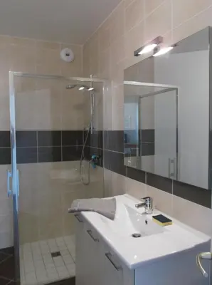 Salle de bains dans l'établissement villa marine 2