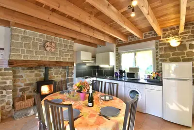 Cuisine ou kitchenette dans l'établissement Gites Mont Saint Michel 