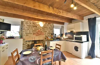 Cuisine ou kitchenette dans l'établissement Gites Mont Saint Michel 