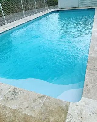Piscine de l'établissement gîte du parc du moulin du pré ou située à proximité
