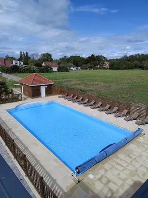 Piscine de l'établissement Le Village du Phare ou située à proximité