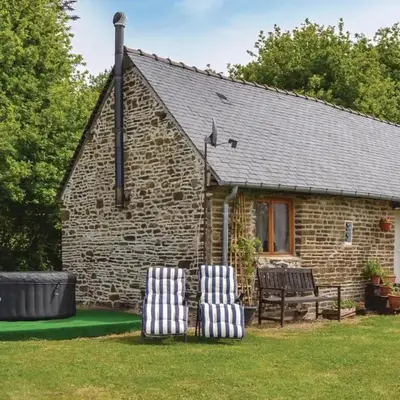 Stunning Home In Fougerolles Du Plessis