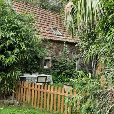 Jardin de l'établissement Le p'tit hameau de Sey
