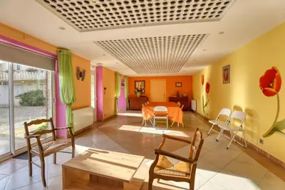 Coin salon dans l'établissement Maison spacieuse avec jardin près de Le Bouffay