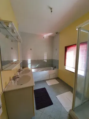 Salle de bains dans l'établissement Gites de Line Marvie