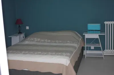 Un ou plusieurs lits dans un hébergement de l'établissement Maison du port, à 100 m de la mer jusqu'à 9 personnes