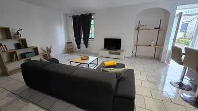 Télévision ou salle de divertissement dans l'établissement Le Goeland