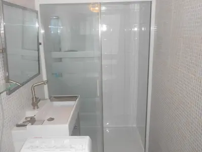 Salle de bains dans l'établissement Petit nid douillet à Port-bail